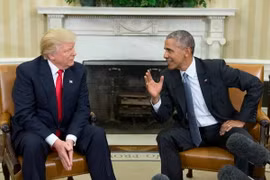 Tổng thống Barack Obama (phải) đã có cuộc gặp và hội đàm với Tổng thống mới đắc cử Donald Trump tại Nhà Trắng. (Nguồn: EPA/TTXVN)