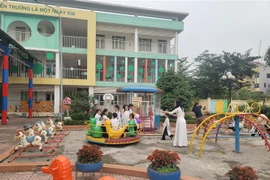 Trường Mầm non tại xã Tiền Yên, huyện Hoài Đức (Hà Nội) chuẩn bị cơ sở vật chất để đạt chuẩn quốc gia. (Ảnh: Phương Anh/TTXVN)