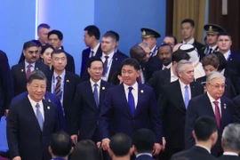 Chủ tịch nước Võ Văn Thưởng, Chủ tịch Trung Quốc Tập Cận Bình và lãnh đạo các nước đến dự Lễ Khai mạc Diễn đàn Cấp cao Hợp tác Quốc tế "Vành đai và Con đường" lần thứ ba . (Ảnh: Thống Nhất/TTXVN)