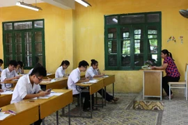 Thanh Hóa: Nắng nóng, một thí sinh bị ngất khi đang làm bài thi