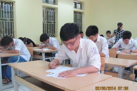 Môn thi đầu tiên: Thí sinh lo lắng, nhưng không áp lực