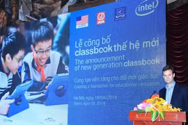 Đại diện Tập đoàn Intel giới thiệu về sản phẩm mới. (Ảnh: CTV)