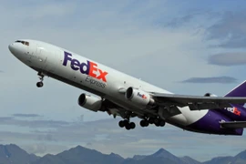 FedEx tiết kiệm 100 triệu gallon nhiên liệu phản lực năm 2014