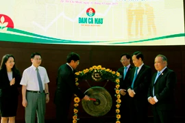 Đạm Cà Mau niêm yết trên HoSE với giá 14.500 đồng một cổ phiếu