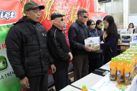 Đại Việt trao hơn 1.000 phần quà từ thiện trước Tết nguyên đán