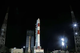 Tên lửa PSLV-C56 mang theo 7 vệ tinh của Singapore. (Nguồn: PTI)