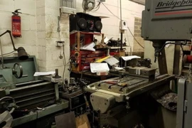 Quang cảnh xưởng sản xuất súng trái phép. (Nguồn: NCA)