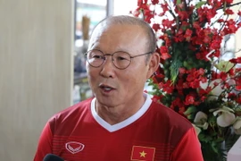 Huấn luyện viên trưởng Olympic Việt Nam Park Hang-seo trả lời phỏng vấn báo chí. (Nguồn: Hoàng Linh/TTXVN) 