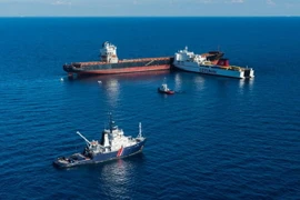 2 chiếc tàu mắc vào nhau sau khi va chạm trên biển Địa Trung Hải. (Nguồn: gCaptain)