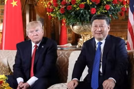 Căng thẳng thương mại Mỹ - Trung Quốc leo thang đã khiến thị trường của cả hai nước dao động. (Nguồn: Al Jazeera)