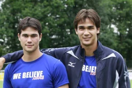 Anh em Phil Younghusband và James Younghusband đã góp phần thay đổi diện mạo bóng đá Philippines. (Nguồn: Philippines News)