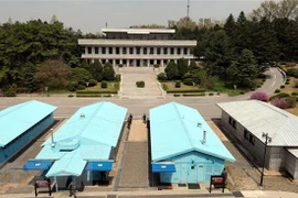 Quang cảnh làng đình chiến Panmunjom giữa hai miền Triều Tiên ngày 26/4. (Ảnh: AFP/TTXVN)