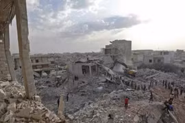 Cảnh đổ nát sau các vụ tấn công tại Idlib. (Nguồn: AFP)