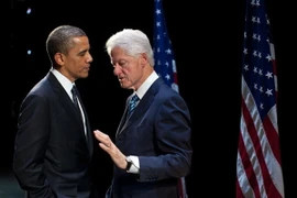 Cựu Tổng thống Mỹ Barack Obama (trái) và cựu Tổng thống Mỹ Bill Clinton. (Nguồn: Digital Trends)