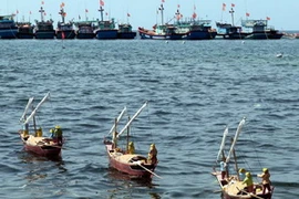 Chùm ảnh nghi thức Lễ khao lề thế lính Hoàng Sa