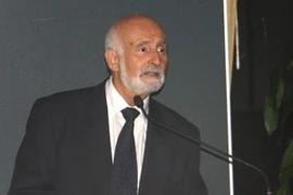 Chủ tịch Hội đồng Thương mại Australia- Việt Nam Laurence Strano phát biểu tại buổi gặp mặt. (Ảnh: Võ Giang/Vietnam+)