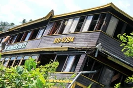 Tàu du lịch Dìn Ký bị chìm trên sông Sài Gòn. (Nguồn: Internet)