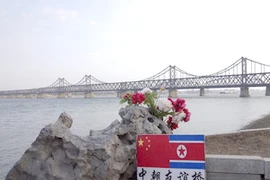 Cây cầu nối hai nước Trung Quốc, Triều Tiên là nơi diễn ra các hoạt động giao thương nhộn nhịp giữa hai nước. (Nguồn: AFP)