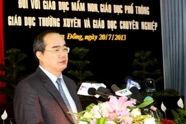 Phó Thủ tướng Nguyễn Thiện Nhân phát biểu chỉ đạo hội nghị tổng kết năm học 2012-2013 của ngành giáo dục. (Ảnh: Đặng Tuấn/Vietnam+)