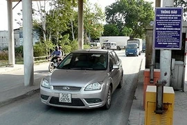 Nếu áp dụng phương án 2 thu phí bảo trì đường bộ, một ôtô sẽ phải chịu 3 loại phí. (Nguồn: Internet)