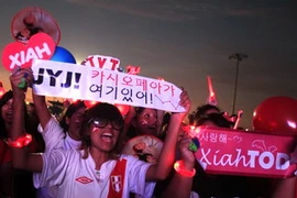 Sự hâm mộ cuồng nhiệt nhóm nhạc K-pop, JYJ ở Lima. Peru. (Nguồn: Reuters)