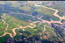 Một đoạn sông Đồng Nai nhìn từ trên cao. 