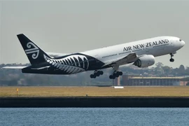 Máy bay của hãng hàng không quốc gia Air New Zealand cất cánh từ sân bay ở Sydney, Australia ngày 23/8/2017. (Ảnh: AFP/TTXVN)