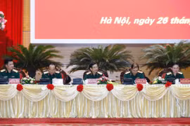 Thượng tướng Phan Văn Giang, Tổng Tham mưu trưởng QĐND Việt Nam, Thứ trưởng Bộ Quốc phòng cùng lãnh đạo Bộ Tổng Tham mưu Quân đội nhân dân Việt Nam dự hội thảo. (Ảnh: Dương Giang/TTXVN)