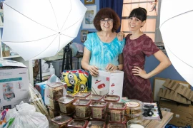 Những món đồ quý giá mà cả hai nhặt được. (Nguồn: PA REAL LIFE)