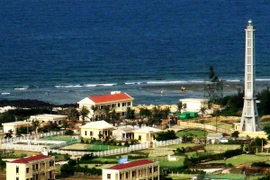 Cơ sở hạ tầng trên đảo Lý Sơn đang ngày càng được chú trọng đầu tư. (Ảnh: Phước Ngọc/TTXVN)