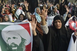 Người dân Pakistan biểu tình tại Lahore phản đối xử tử Giáo sỹ Hồi giáo dòng Shi'ite Nimr al-Nimr. (Nguồn: AFP/TTXVN)