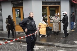 Cảnh sát Pháp phong tỏa hiện trường vụ tấn công. (Nguồn: AFP/TTXVN)