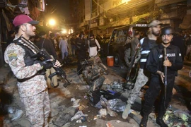 Hiện trường một vụ đánh bom ở Karachi, Pakistan. (Ảnh minh họa: AFP/TTXVN)