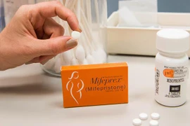 Cơ quan Quản lý Thực phẩm và Dược phẩm Mỹ (FDA) đã cấp phép dùng Mifepristone cách đây hơn 2 thập kỷ. (Nguồn: Planned Parenthood)