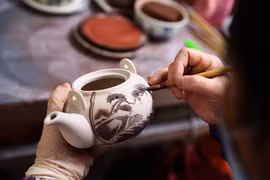 Làng gốm Bát Tràng nhộn nhịp chuẩn bị hàng hóa phục vụ Tết Nhâm Dần