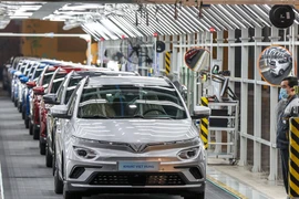 Lô xe ôtô điện đầu tiên của VinFast đã chính thức xuất xưởng. (Ảnh: Minh Sơn/Vietnam+)