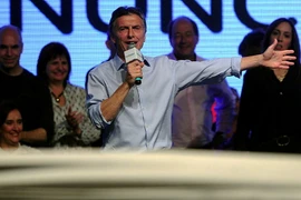 Ứng cử viên Tổng thống Argentina Mauricio Macri phát biểu sau cuộc bầu cử ở Buenos Aires ngày 26/10 vừa qua. (Ảnh: THX/TTXVN)