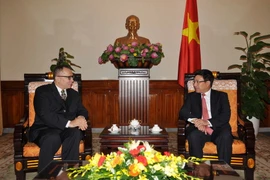 Phó Thủ tướng, Bộ trưởng Bộ Ngoại giao Phạm Bình Minh tiếp Đại sứ Thổ Nhĩ Kỳ Akif Ayhan. (Ảnh: Phương Hoa/TTXVN)