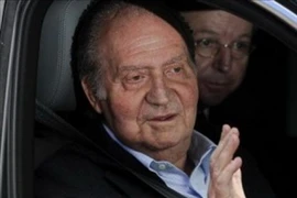 Vua Tây Ban Nha lại nhập viện thay thế xương hông