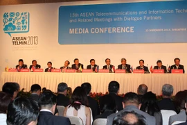 Toàn cảnh buổi họp báo. (Ảnh: Kim Yến/Vietnam+)