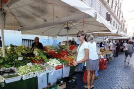 Chi tiêu lương thực của Italy chỉ bằng những năm 1960