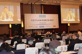 Quang cảnh Diễn đàn Việt Nam ngày 30/10/2013. (Ảnh: Kim Yến/Vietnam+)