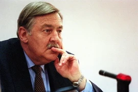 Cựu Ngoại trưởng Nam Phi Roelof Botha. (Nguồn: AFP)