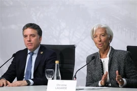 Bộ trưởng Tài chính Argentina Nicolas Dujovne (trái) và Tổng giám đốc IMF Christine Lagarde. (Nguồn: EPA/TTXVN)