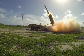 Một vụ thử Hệ thống phòng thủ tên lửa tầm cao giai đoạn cuối (THAAD) của Mỹ ở đảo Wake. (Nguồn: AFP/TTXVN)
