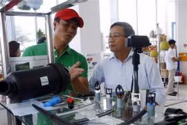 Giới thiệu sản phẩm công nghệ tại điểm kết nối cung-cầu công nghệ thành phố Cần Thơ. (Ảnh: Thanh Liêm/TTXVN)