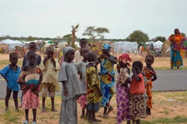 Người tị nạn Nigeria sơ tán sang Assaga, Niger tháng 9/2015. (Ảnh: AFP/TTXVN)