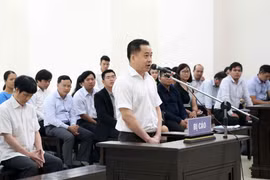 Bị cáo Phan Văn Anh Vũ tại phần tranh luận. (Ảnh: Văn Điệp/TTXVN)