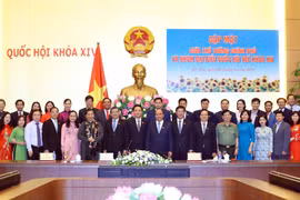 Thủ tướng Nguyễn Xuân Phúc và các đại biểu. (Ảnh: Thống Nhất/TTXVN)