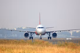 Chuyến bay đặc biệt của hãng hàng không Vietjet Air chở hàng cứu trợ khẩn cấp tới nạn nhân thảm họa kép động đất, sóng thần Indonesia. (Ảnh: VJ cung cấp)